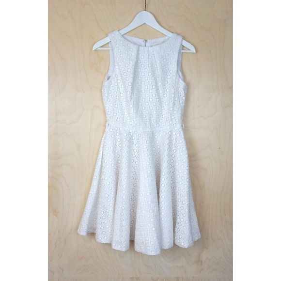 Closet London White Lace Skater Dress with Silver Belt - Picture 4 of 10